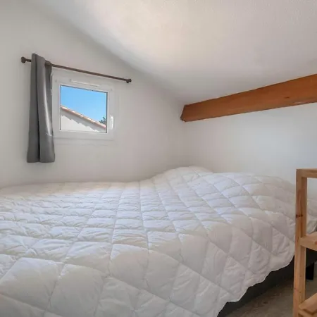 Сasa de vacaciones Maison Avec Piscine A 200m De La