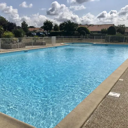 Maison Avec Piscine A 200m De La Сasa de vacaciones Saint-Michel-Chef-Chef