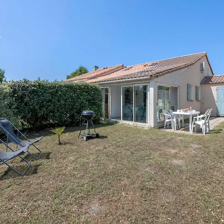 Maison Avec Piscine A 200m De La