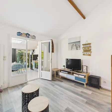 펜션 Maison Avec Piscine A 200m De La 생미셸셰프셰프