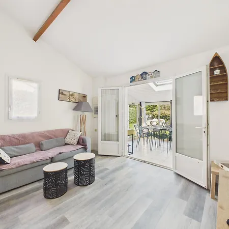 펜션 Maison Avec Piscine A 200m De La