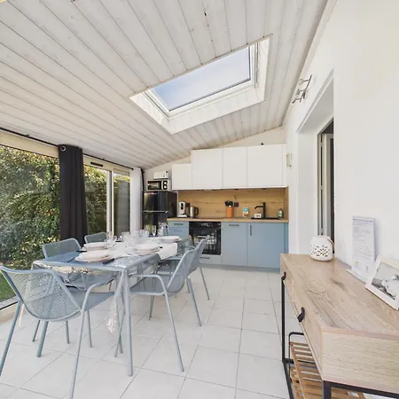 Maison Avec Piscine A 200m De La *