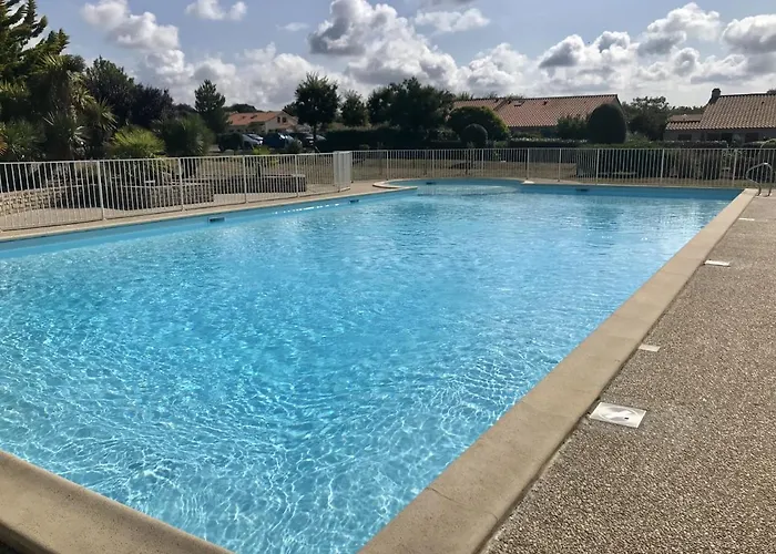 Maison Avec Piscine A 200m De La Feriehus Saint-Michel-Chef-Chef