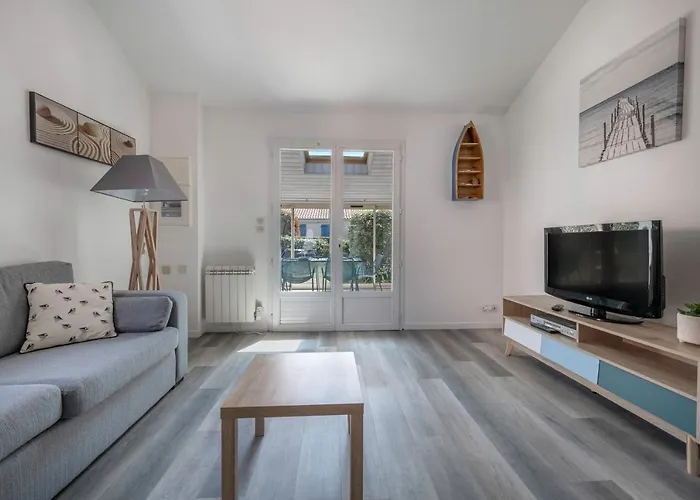 Maison Avec Piscine A 200m De La