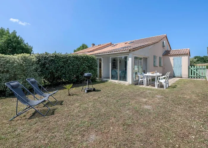 Maison Avec Piscine A 200m De La